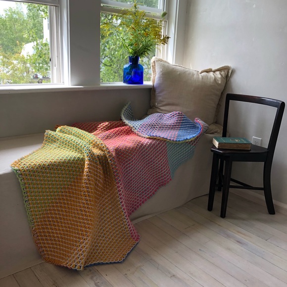 Vintage Other - Double Knit Honeycomb Throw